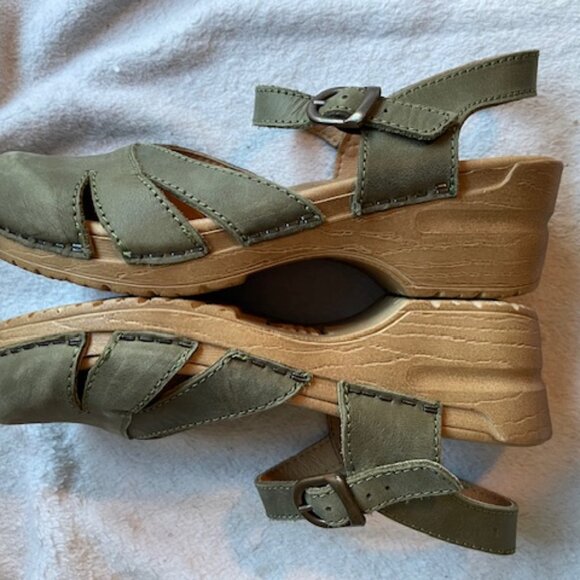 Sanita Margrethe Sandals Leather size 36 6 Khaki Clogs Wood Heel Green Beige - Picture 12 of 16